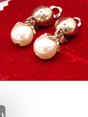 GIVENCHY Vintage Pearl Drop Clip-On Earrings EUC